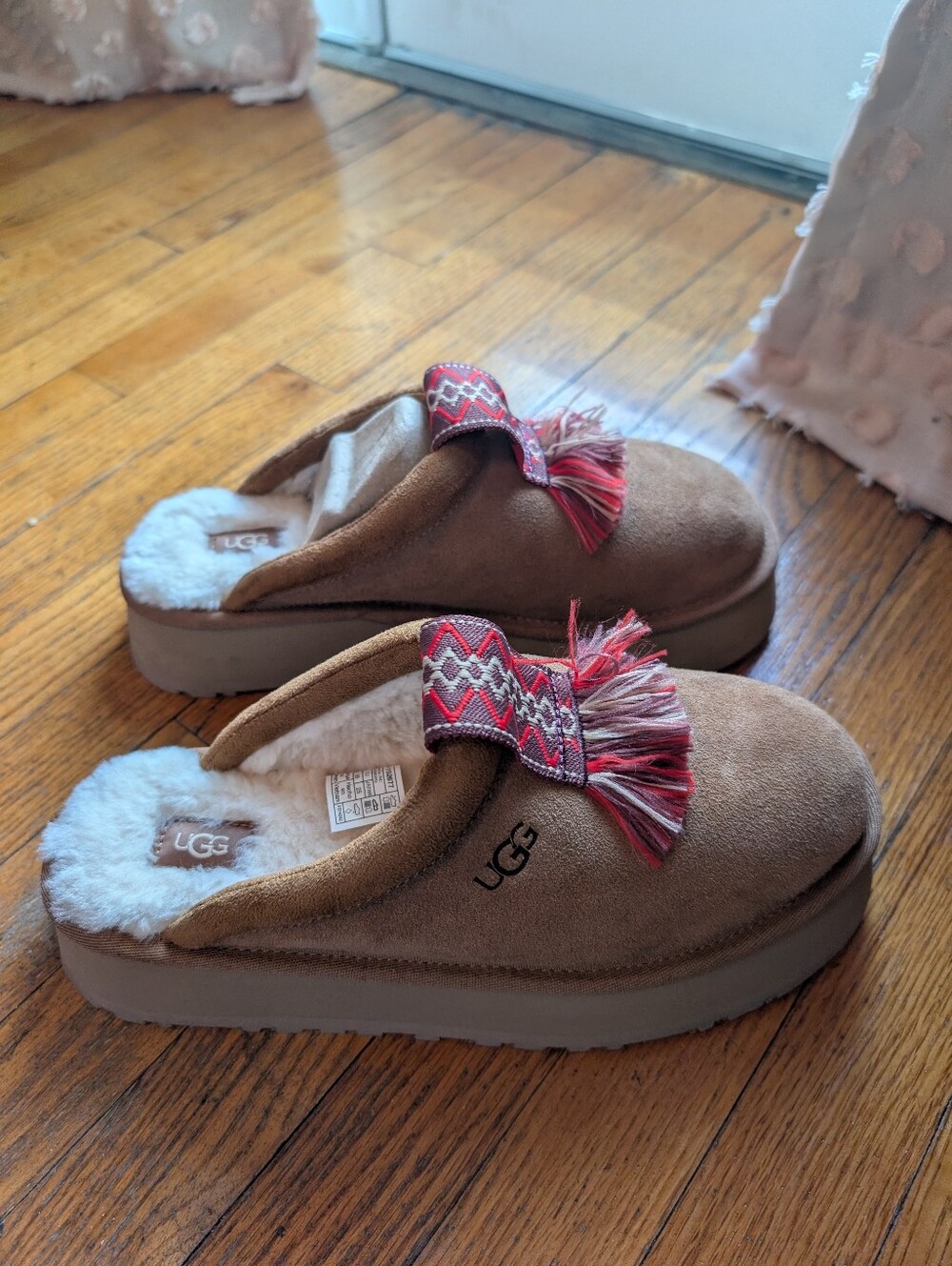 NWOT UGG Women's Tazzle Slippers Chestnut Suede Platform Tassel Mules Size 8 - Picture 5 of 7
